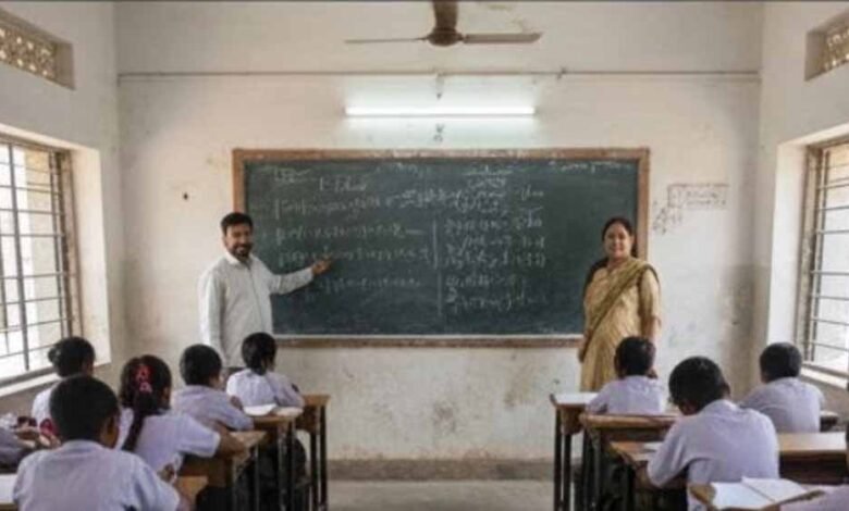 एग्जाम-सेंटर-बना-‘नकल-सेंटर’!-शिक्षकों-की-मिलीभगत-से-चार-कमरों-में-धड़ल्ले-से-नकल