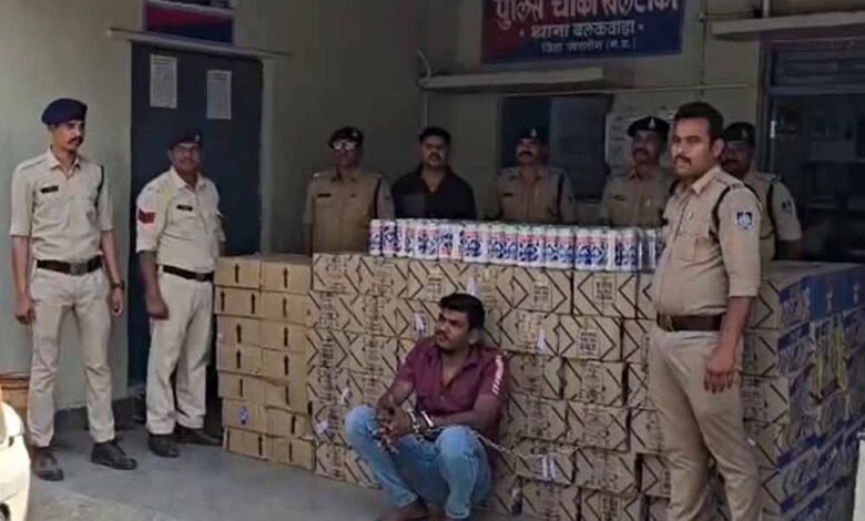 नशे-के-खिलाफ-पुलिस-का-बड़ा-एक्शन,-खरगोन-में-पिकअप-से-170-पेटी-अवैध-शराब-जब्त