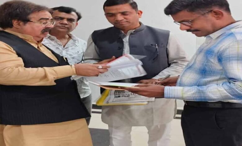 अविलंब-सुधारी-जाये-सड़के-चेंबर-कलेक्टर-से-मिले-चेंबर-के-पदाधिकारी