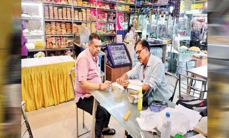 इंदौर-में-होली-से-पहले-बड़ा-निरीक्षण,-मिठाई-डेयरी-दुकानों-से-38-सैंपल-लिए-गए