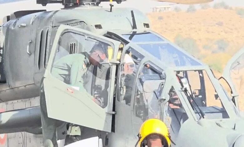 फाइटर-हेलिकॉप्टर-प्रचंड-उड़ाने-वाली-पहली-राष्ट्रपति-droupadi-murmu,-कॉकपिट-से-वीर-सैनिकों-को-दिया-गर्व-और-धन्यवाद-का-संदेश