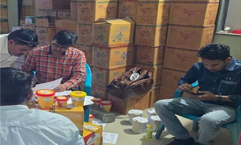 रतलाम-में-नकली-घी-का-बड़ा-भंडाफोड़:-घर-पर-छापा,-1610-लीटर-जब्त