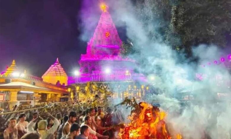 महाकाल-के-दरबार-में-सबसे-पहले-क्यों-जलती-है-होलिका?-जानिए-इसके-पीछे-छुपा-रहस्य