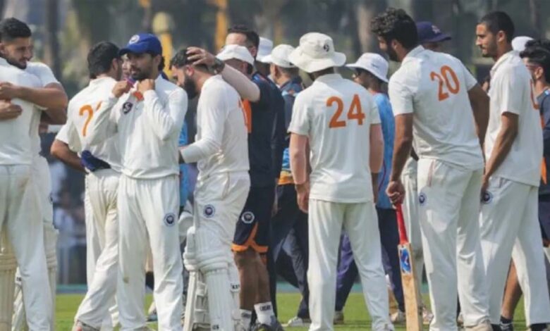 67-साल-के-इंतजार-के-बाद-जम्मू-कश्मीर-रणजी-फाइनल-में,-बंगाल-को-6-विकेट-से-हराया