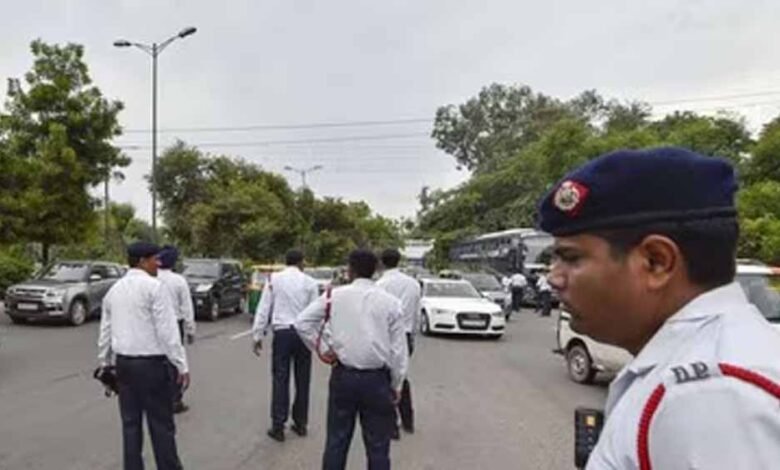 दिल्ली-में-मैच-के-चलते-आज-10-घंटे-तक-नो-एंट्री,-ट्रैफिक-पुलिस-ने-जारी-की-एडवाइजरी