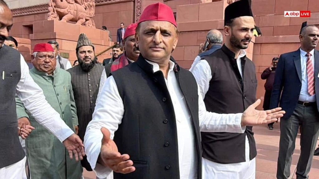 यूपी-में-2027-के-चुनाव-को-लेकर-सपा-नेता-ने-का-बड़ा-दावा,-अखिलेश-यादव-को-लेकर-कही-ये-बात