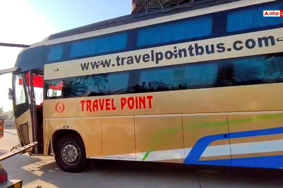 hathras-news:-हाथरस-में-भीषण-सड़क-हादसा,-डबल-डेकर-स्लीपर-बस-और-वैन-की-टक्कर-में-3-महिलाओं-समेत-6-की-मौत