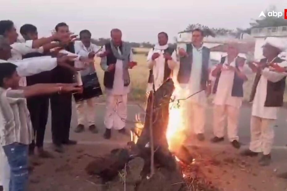 mp-news:-सीहोर-के-तीन-गांवों-में-होली-दहन-के-साथ-बुराइयों-का-अंत,-किसानों-ने-ली-नशे-के-खिलाफ-सामूहिक-शपथ
