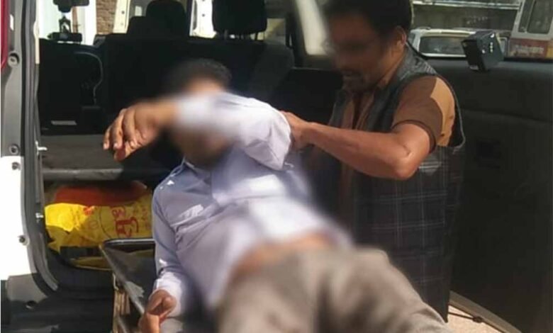 त्वरित-कार्रवाई-से-बचीं-दो-घायलों-की-ज़िंदगियाँ,-सड़क-दुर्घटना-में-गंभीर-घायलों-को-समय-पर-पहुँचाया-अस्पताल