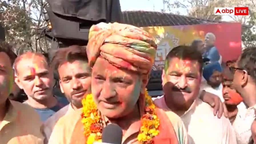 delhi-news:-मनीष-सिसोदिया-ने-aap-कार्यकर्ताओं-के-साथ-खेली-होली,-बोले-‘आज-कट्टर-ईमानदार…’