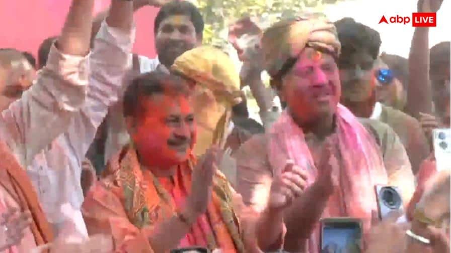 delhi-news:-मनीष-सिसोदिया-के-घर-होली-खेलने-पहुंचे-अरविंद-केजरीवाल,-बोले-‘bjp-ने-शराब-की…’