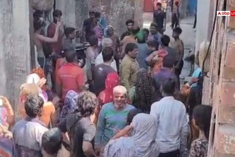 hapur-news:-हापुड़-में-होली-पर-लड़की-से-अभद्रता,-दो-पक्षों-के-बीच-जमकर-हुई-पत्थरबाजी,-कई-घायल