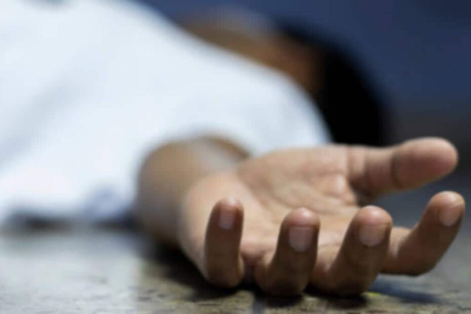 pakur-news:-होली-के-दिन-खून-की-होली!-युवक-की-धारदार-हथिया-से-हत्या,-पिता-लगाते-रहे-मदद-की-गुहार