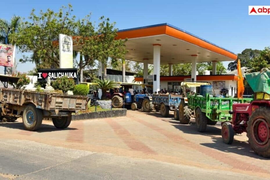 narsinghpur-news:-नरसिंहपुर-में-पेट्रोल-पंपों-पर-ट्रैक्टर-लेकर-उमड़े-किसान,-इस-बात-के-डर-से-फुल-करवा-रहे-टैंक