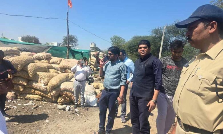 महू-के-कोदरिया-में-बिना-अनुमति-चल-रहे-आलू-चिप्स-कारखानों-पर-प्रशासन-का-शिकंजा,-तीन-इकाइयां-सील