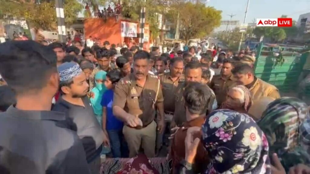 agra-news:-खौफनाक-वारदात,-शादी-का-दबाव-बना-रही-लड़की-ने-प्रेमी-को-जिंदा-जलाया,-इलाज-के-दौरान-मौत