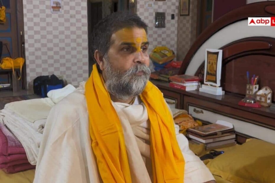 मिसाइलों-की-गूंज-के-बीच-अबू-धाबी-में-फंसे-थे-स्वामी-देवेंद्र-प्रसादाचार्य,-सुरक्षित-लौटे-अयोध्या
