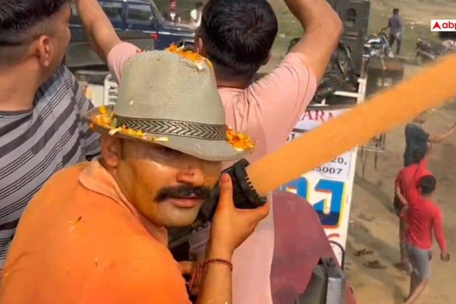 संभल-एसपी-कृष्ण-विश्नोई-होली-पार्टी-में-झूम-झूमकर-नाचे,-‘गुलाब-जईसन-खिलल-बाडू’-गाने-पर-किया-डांस