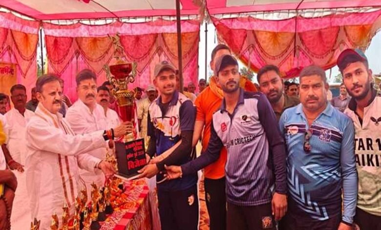 उप-मुख्यमंत्री-ने-क्रिकेट-खिलाड़ियों-का-किया-उत्साहवर्धन
