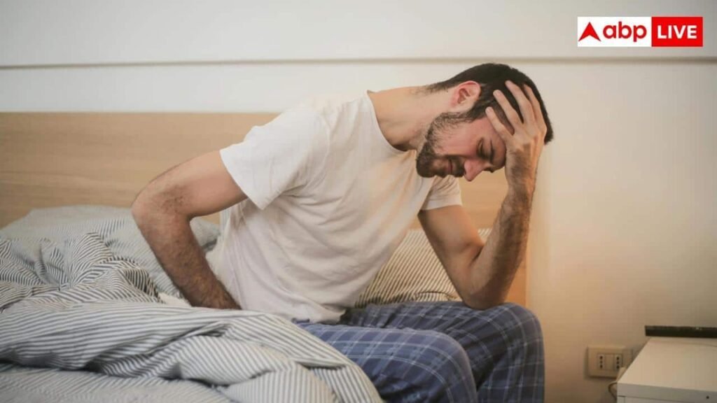 पैरों-में-दिखें-ये-7-लक्षण-तो-तुरंत-भागें-डॉक्टर-के-पास,-वरना-डैमेज-हो-जाएगा-लिवर