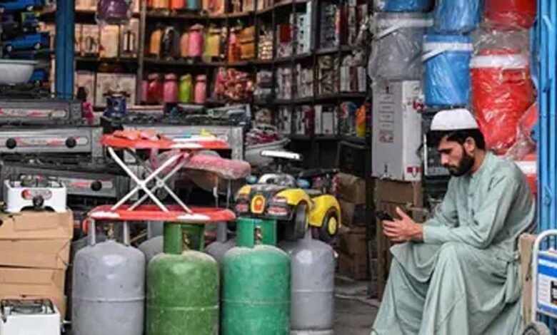 हफ्तेभर-के-युद्ध-में-ही-हिली-दुनिया,-ईरान-संकट-के-बीच-उछले-कच्चे-तेल-के-दाम