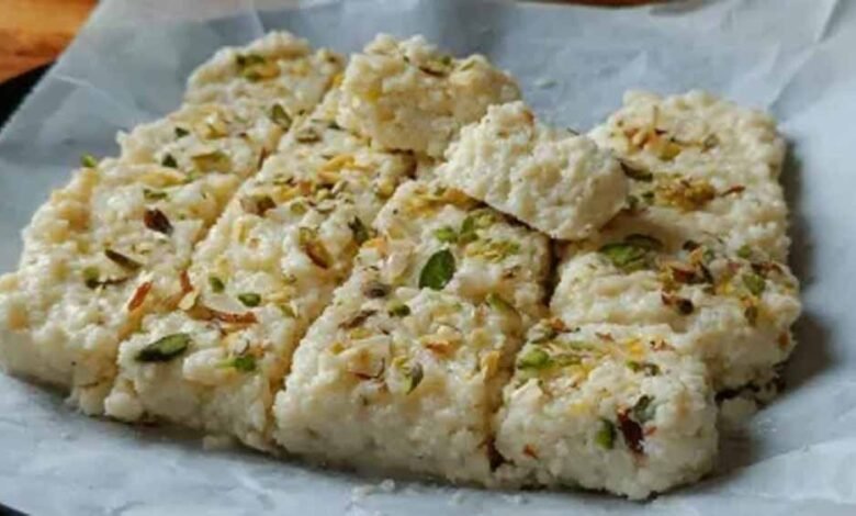 घर-पर-ऐसे-बनाएं-दानेदार-कलाकंद-–-आसान-रेसिपी-से-पाएं-हलवाई-जैसा-स्वाद