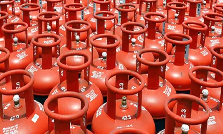 lpg-के-बाद-अब-क्या-पेट्रोल-डीजल-के-दाम-भी-बढ़ेंगे?-केंद्र-सरकार-का-खुलासा