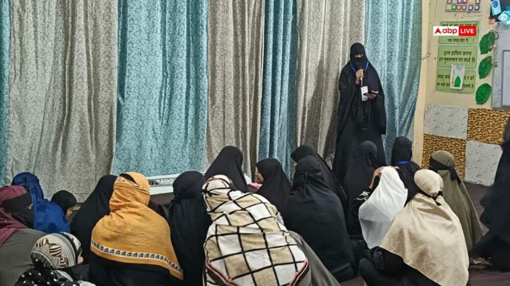 gorakhpur-news:-रमजान-व-ईद-में-इबादत-को-लेकर-महिलाओं-का-सेमिनार,-दीनी-किताबों-के-लगे-स्टॉल
