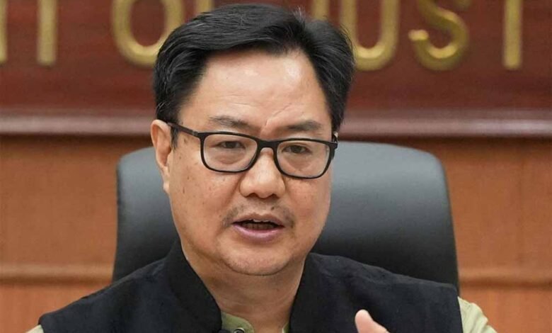 लोकसभा-में-कांग्रेस-के-हंगामे-पर-भड़के-किरेन-रिजिजू,-बोले—-क्या-एक-व्यक्ति-पूरे-देश-का-महाराजा-है?