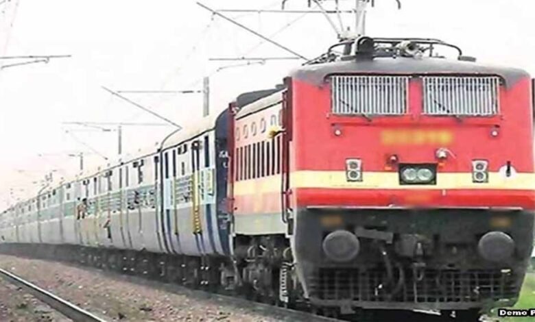 होली-के-बाद-ट्रेनें-फिर-फुल,-जबलपुर-से-दिल्ली,-इंदौर,-जयपुर-और-अहमदाबाद-के-यात्रियों-की-बढ़ी-परेशानी