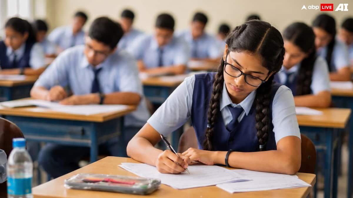 गणित-के-पेपर-का-qr-कोड-स्कैन-करते-ही-बज-उठा-मशहूर-गाना,-cbse-परीक्षा-में-सामने-आया-हैरान-करने-वाला-मामला