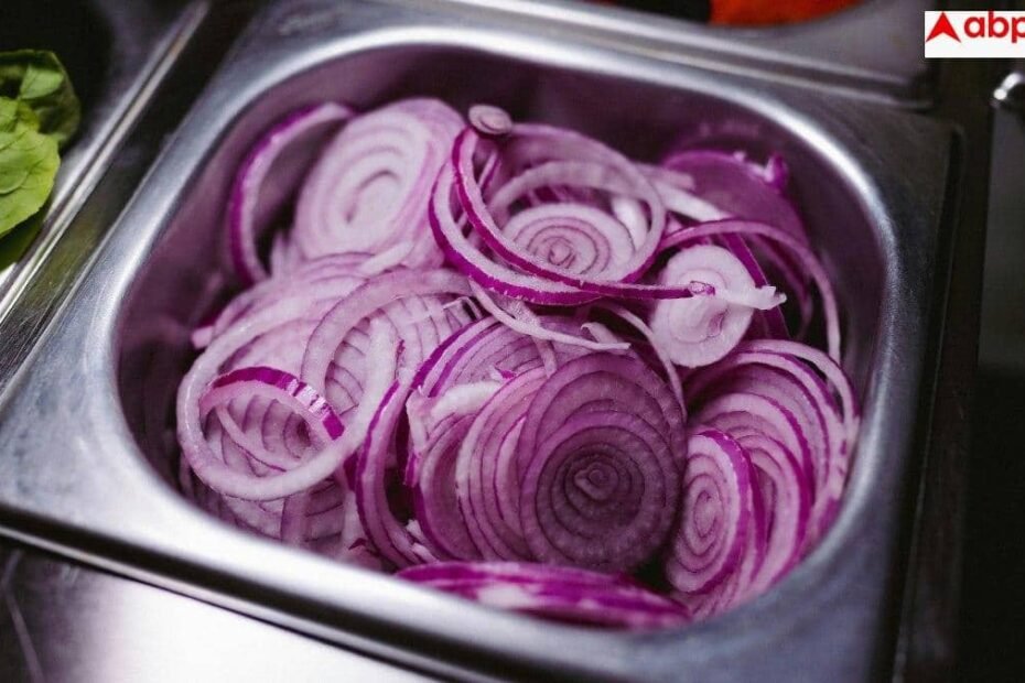 benefits-of-eating-raw-onion:-गर्मी-शुरू-होते-ही-खाना-शुरू-कर-दीजिए-कच्चा-प्याज,-मिलते-हैं-गजब-के-फायदे