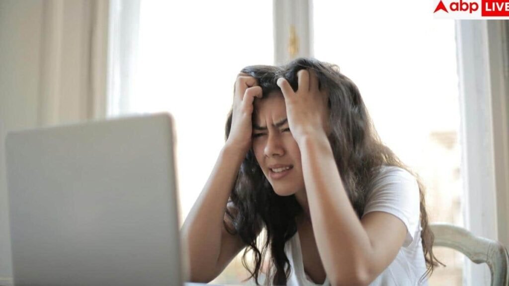 brain-fog-symptoms:-30-की-उम्र-में-भूलने-लगे-हैं-छोटी-छोटी-बातें,-कहीं-आपके-दिमाग-पर-‘ब्रेन-फॉग’-तो-नहीं-छा-रहा?