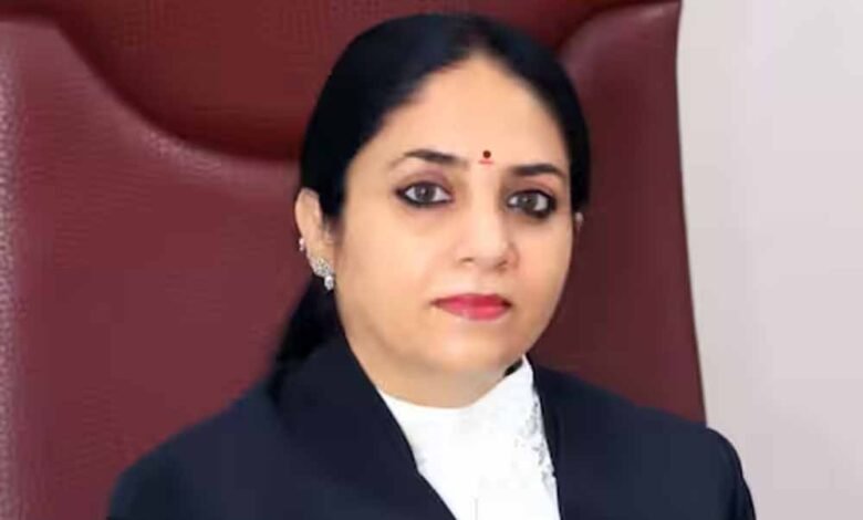 केजरीवाल-केस-की-सुनवाई-कर-रहीं-जस्टिस-स्वर्ण-कांता-शर्मा-पर-aap-का-सवाल,-bjp-से-रिश्ते-को-लेकर-उठाई-आपत्ति