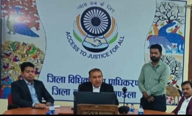 बीमा-कंपनी-के-अधिकारी-एवं-अधिवक्तागणों-के-साथ-नेशनल-लोक-अदालत-14-मार्च-को