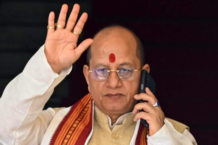 बिहार:-हड़ताल-के-बीच-राजस्व-विभाग-के-5-अधिकारियों-का-त्यागपत्र-स्वीकार,-मचा-हड़कंप