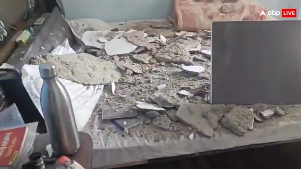  रॉयल-नेस्ट-में-भरभरा-कर-गिरी-छत,-काम-कर-रहा-युवक-बाल-बाल-बचा,-लैपटॉप-और-मोबाइल-चकनाचूर