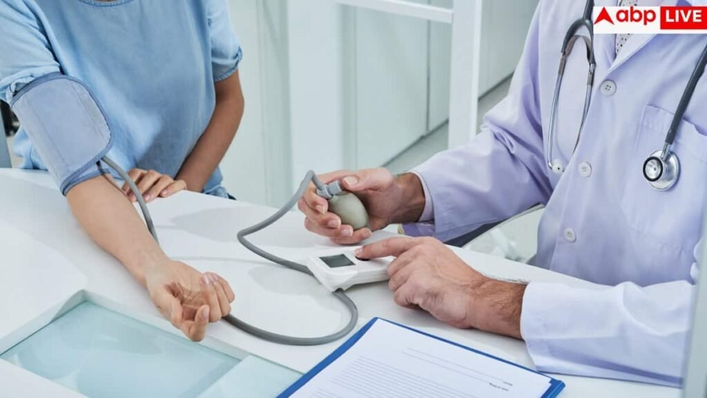 blood-pressure-fluctuations:-सिर्फ-एक-रीडिंग-पर-न-करें-भरोसा,-जानें-क्यों-बदलता-रहता-है-दिनभर-आपका-ब्लड-प्रेशर?