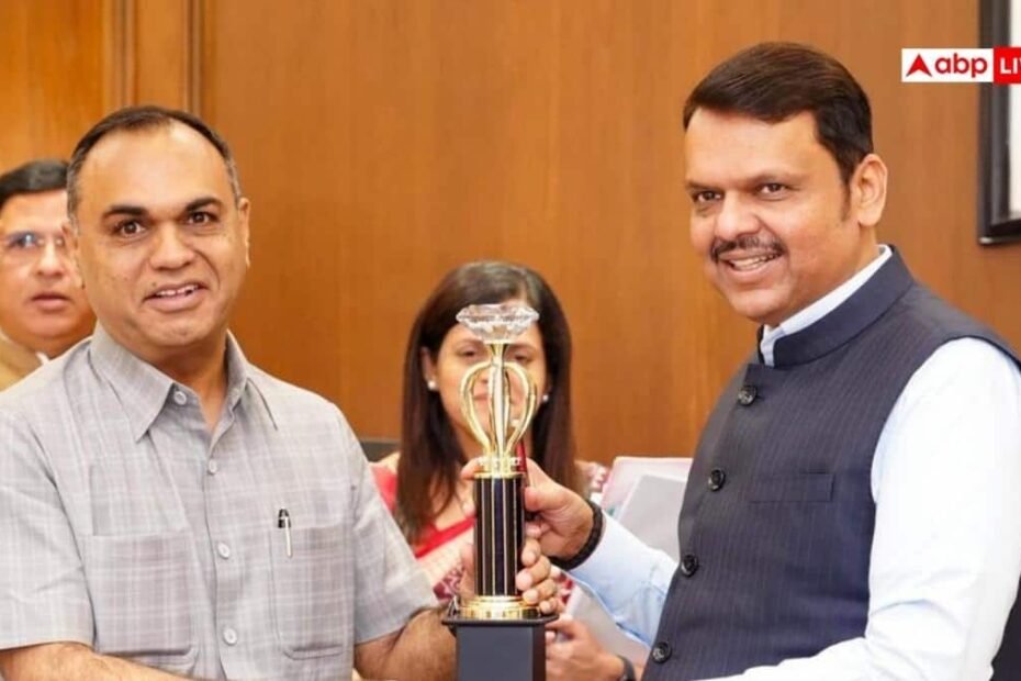 ग्लोबल-मंच-पर-बजा-महाराष्ट्र-का-डंका!-cm-फडणवीस-को-मिला-‘परिवर्तनशील-एवं-सतत-शासन-पुरस्कार’