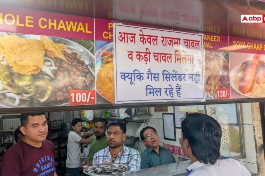 दिल्ली:-lpg-किल्लत-के-बीच-कुछ-दिन-के-लिए-भूल-जाएं-भटूरों-का-स्वाद!-cp-की-फेमस-दुकान-पर-लिखा-‘अब-केवल…’