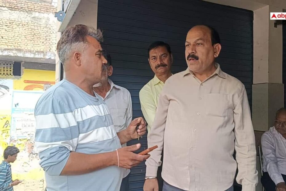 muzaffarnagar-news:-गैस-सिलेंडर-को-लेकर-हंगामा,-उपभोक्ताओं-ने-वेंडर-पर-कालाबाजारी-का-लगाया-आरोप