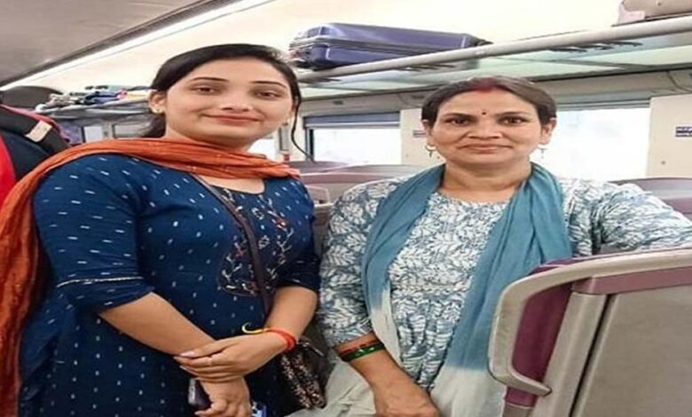 दिल्ली-में-सम्मानित-हुईं-mp-की-2-महिला-सरपंच,-निधि-और-ज्योति-ने-देशभर-में-मचाई-धूम