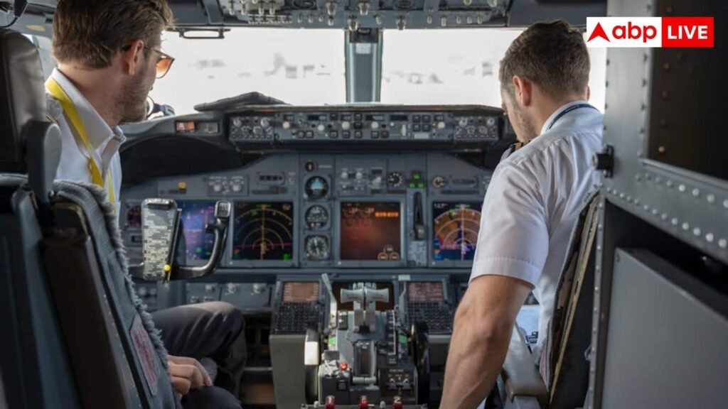 पायलट-बनने-की-ट्रेनिंग-में-कितने-रुपये-होते-हैं-खर्च,-कितनी-होती-है-इनकी-पहली-सैलरी?