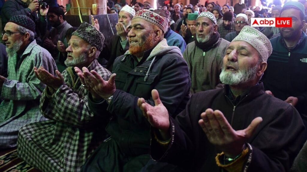 जम्मू-कश्मीर-में-जुमात-उल-विदा-पर-सुरक्षा-सख्त,-7-साल-बाद-जामा-मस्जिद-में-नमाज-की-उम्मीद