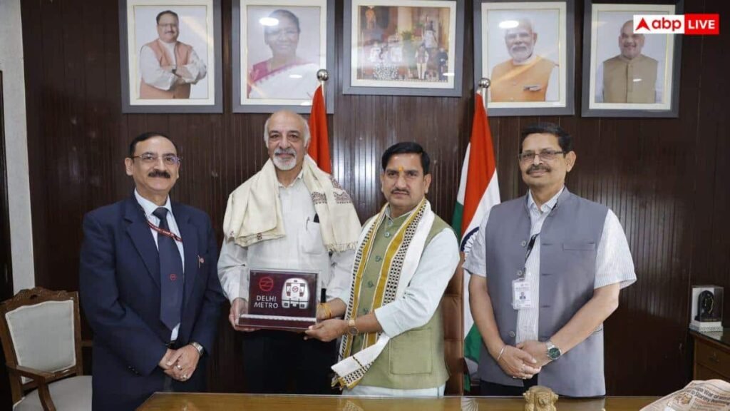 delhi-news:-मेट्रो-के-सबसे-बड़े-फैन!-24-साल-से-हर-नई-लाइन-की-पहली-ट्रेन-में-सफर,-केंद्रीय-मंत्री-ने-किया-सम्मान