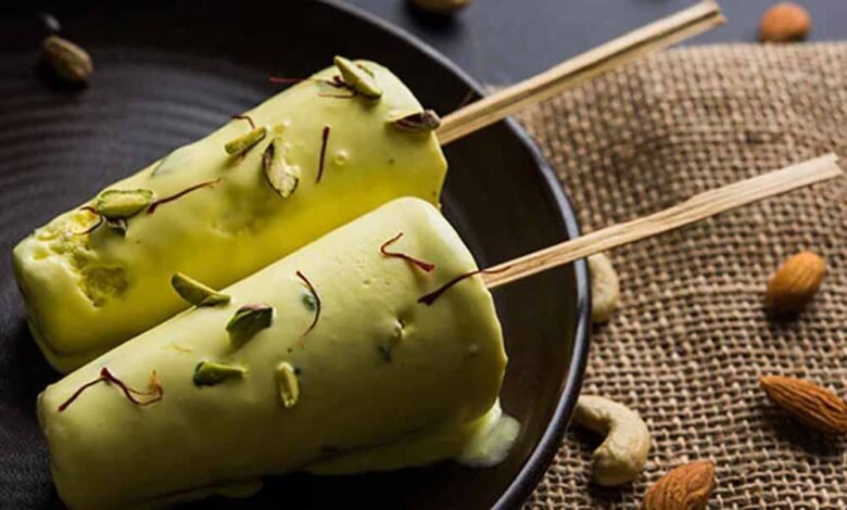 घर-पर-बनाएं-बाजार-जैसी-बादाम-पिस्ता-कुल्फी,-एक-बार-खाएंगे-तो-बार-बार-मांगेंगे