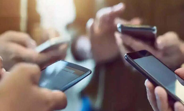 मोबाइल-डेटा-पर-नया-टैक्स-लागू-हो-सकता-है,-हर-gb-पर-देना-होगा-अतिरिक्त-शुल्क