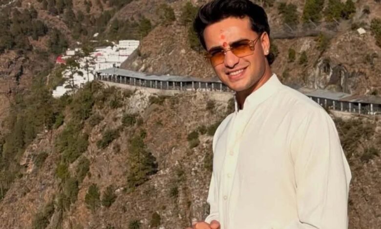 t20-वर्ल्ड-कप-जीतने-के-बाद-मां-के-दरबार-पहुंचे-टीम-इंडिया-के-क्रिकेटर,-वैष्णो-देवी-में-माथा-टेका