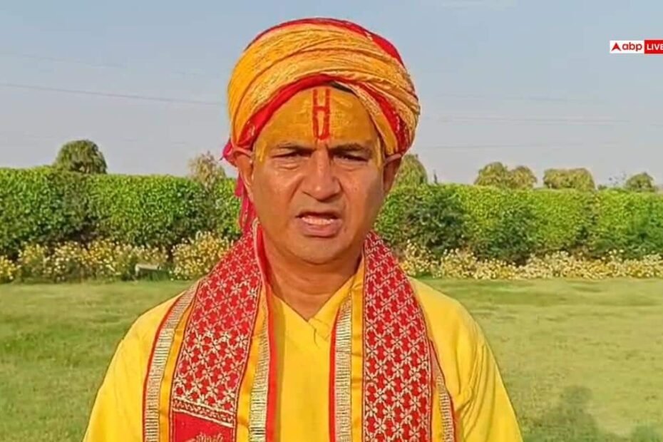 mathura-news:-सनराइजर्स-के-पाकिस्तानी-खिलाड़ी-खरीदने-पर-भड़के-संत,-pm-मोदी-को-लिखा-पत्र