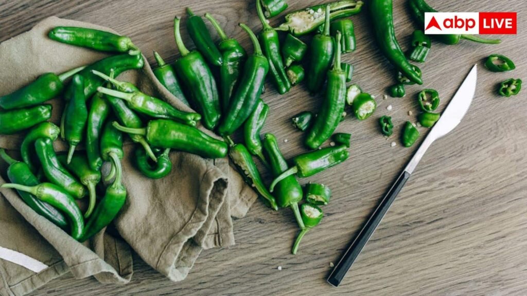 खाने-से-साथ-जरूर-खानी-चाहिए-हरी-मिर्च,-जानें-इसके-फायदे